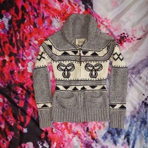 TNA Aritzia Lambswool Cowichan Sweater XS